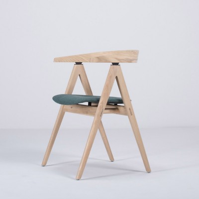 Chaise Ava chêne & tissu vert foncé - Gazzda