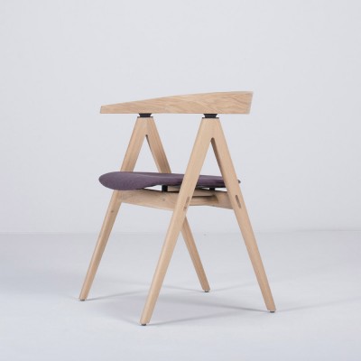 Chaise Ava chêne & tissu violet - Gazzda