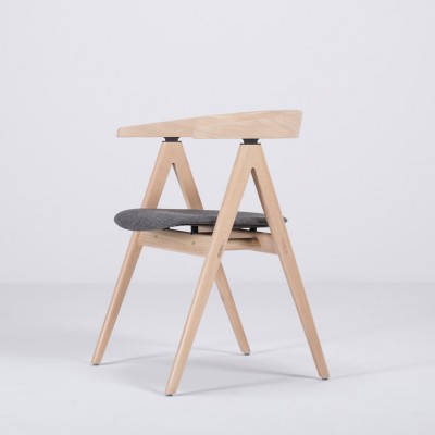 Chaise Ava chêne & tissu anthracite - Gazzda