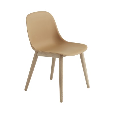 Chaise Fiber composite bois et plastique ocre & piètement bois - Muuto