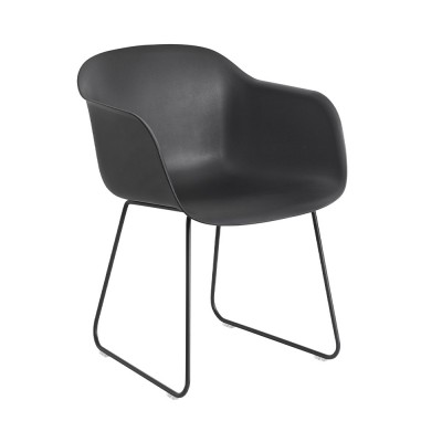Chaise avec accoudoirs Fiber composite bois et plastique noir & piètement acier traîneau - Muuto